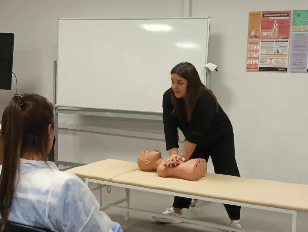 photo_5314582971933199945_y (1).jpg